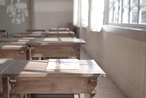 課桌裏的小時光