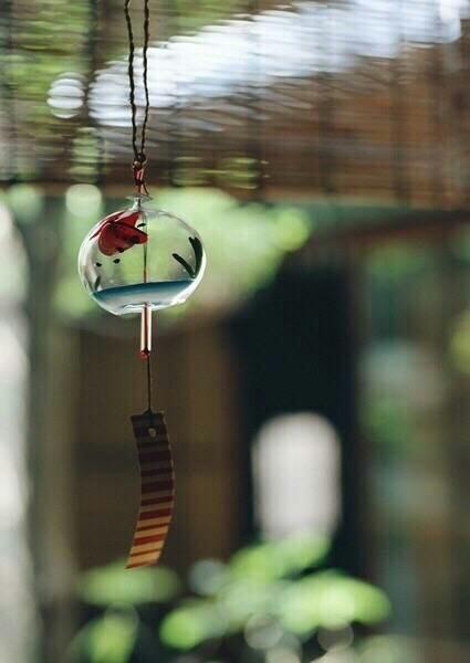 檐下風鈴 搖晃曾經